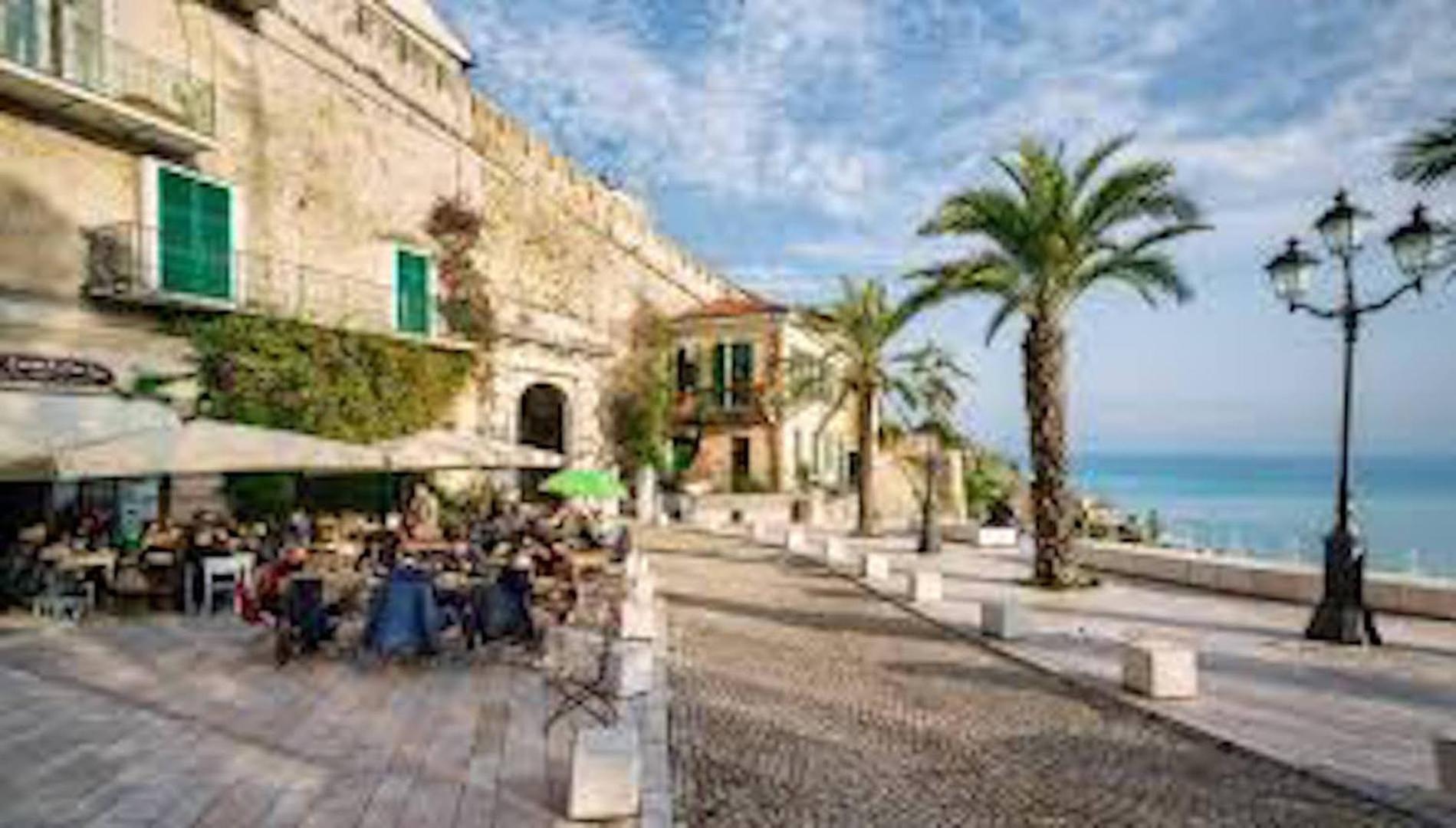 Casa Cele Centro Citta Vista Mare Lejlighed Ventimiglia Eksteriør billede